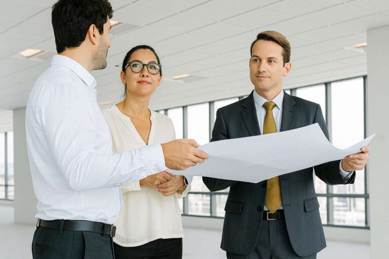 Guida pratica per il leasing finanziario per PMI e professionisti: come funziona, canoni, riscatto, vantaggi fiscali e quando conviene.